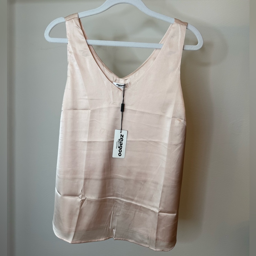 ZEGG & CO Women's Cream Satin V-Neck Tank Top